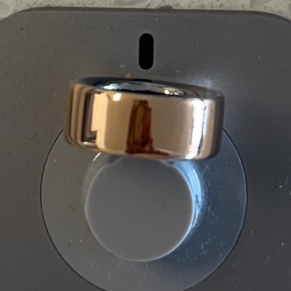 BRAND NEW Oura Ring Gen 4 Rose Gold size 4! - Picture 5 of 11